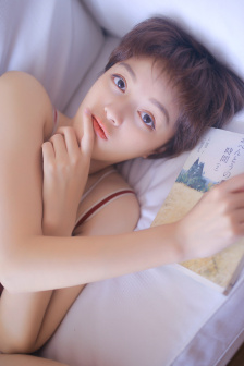 老师上课挑鞋图片